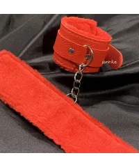 Красные наручники из кожезама и искусств. меха