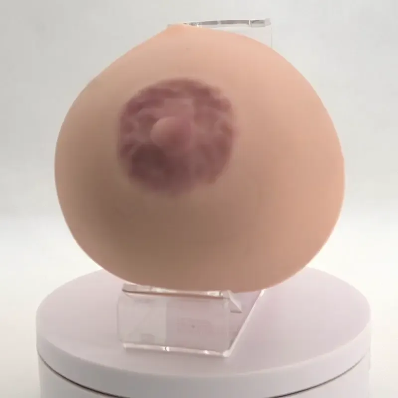 Осмотр накладной груди-протеза размера B-C