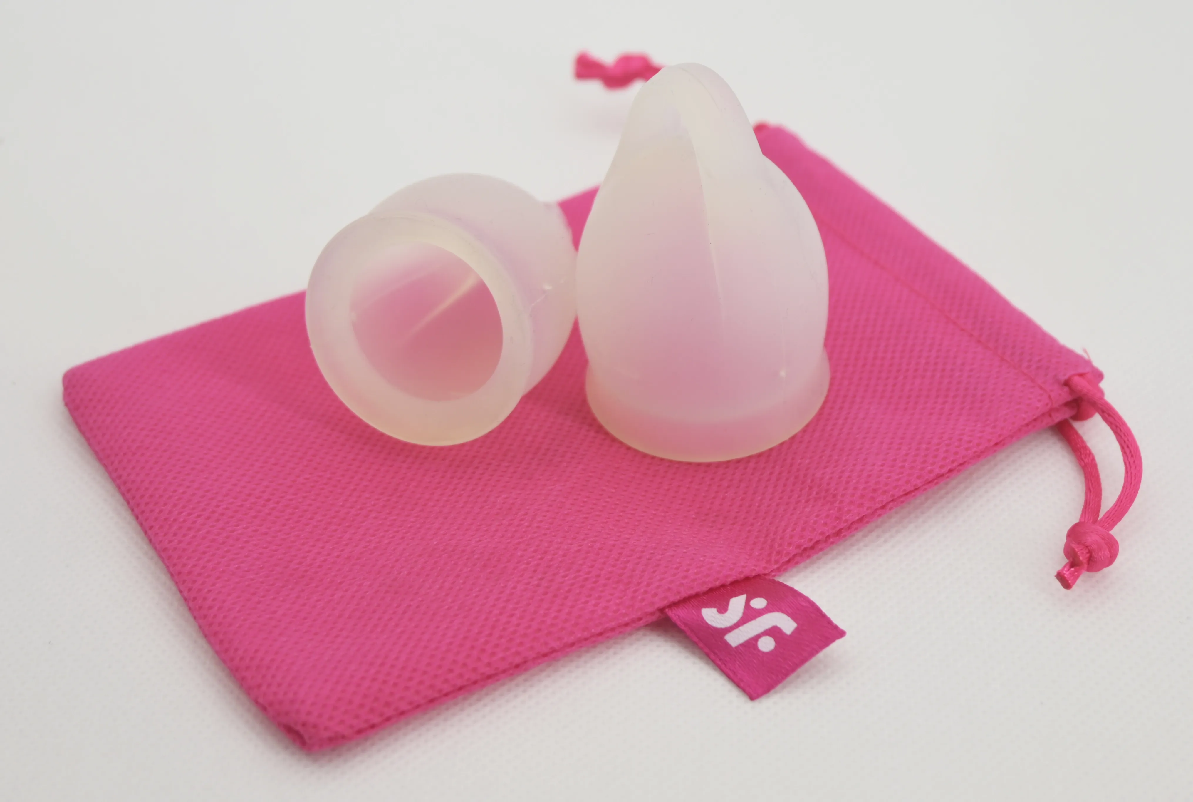 Менструальные чаги с мешочком для хранения