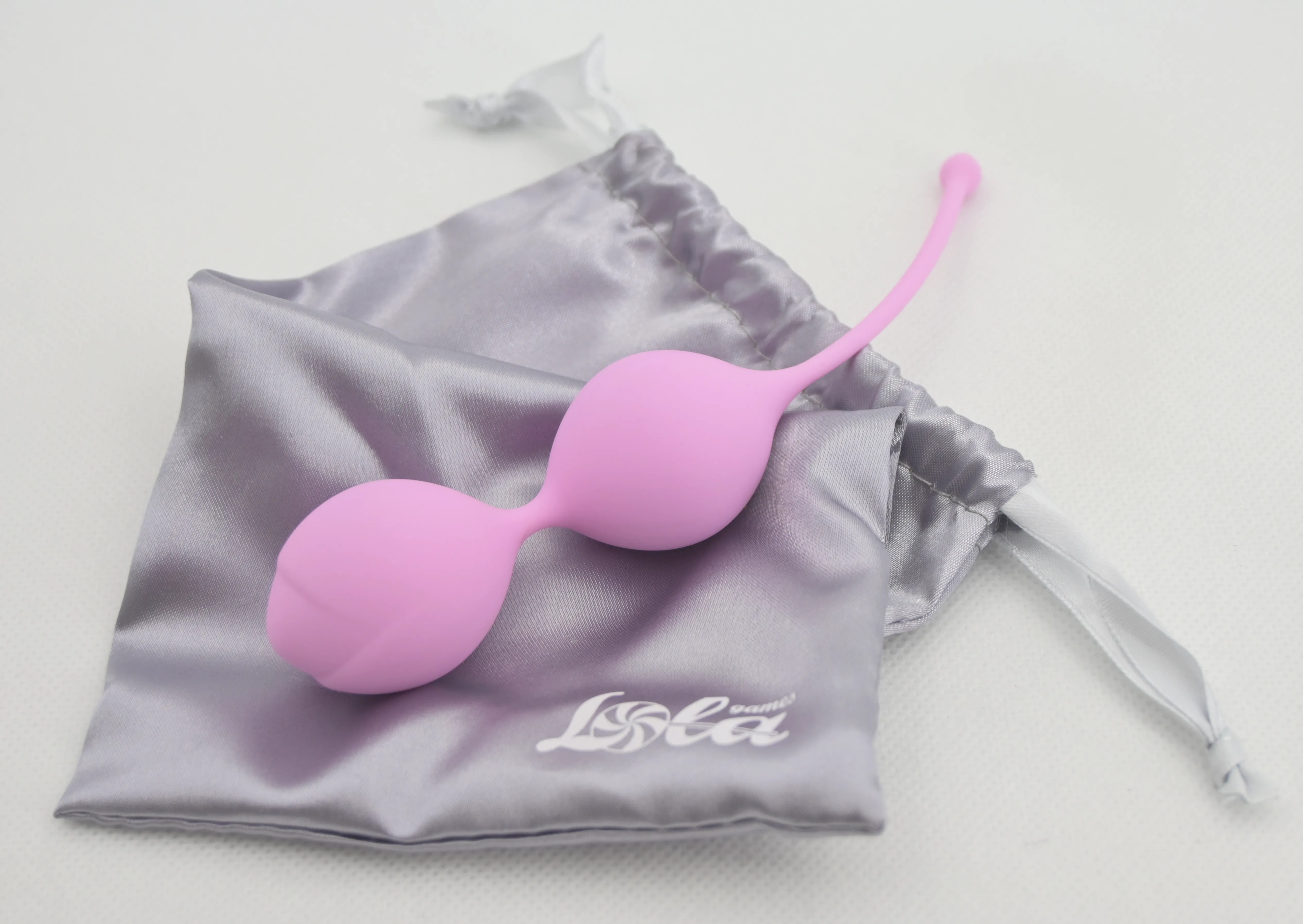 Розовые вагинальные шарики на мешочке Lola