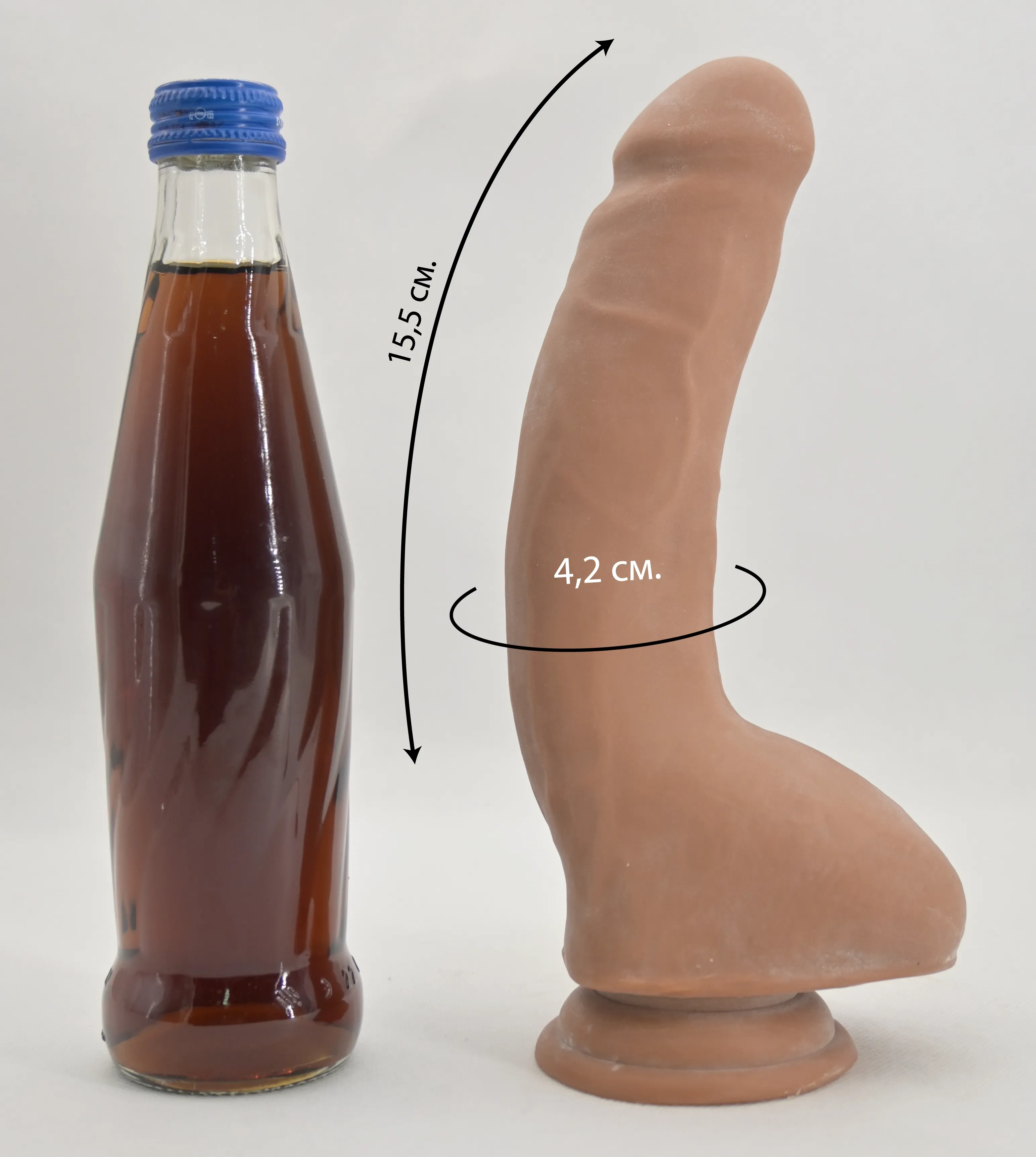 Размеры и сравнение Carnal Pleasure со стеклянной бутылкой 0,33 л.